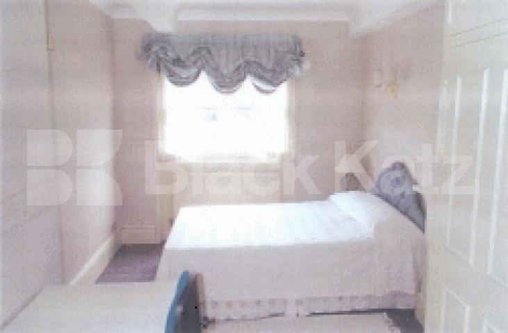 			new instruction, 2 Bedroom, 1 bath, 1 reception Flat			 Gloucester Place, Marylebone